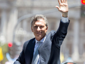 macri-saludo-348x260