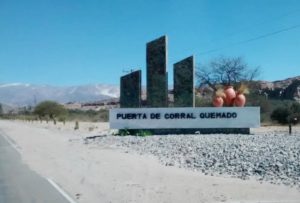 puerta de corral quemado